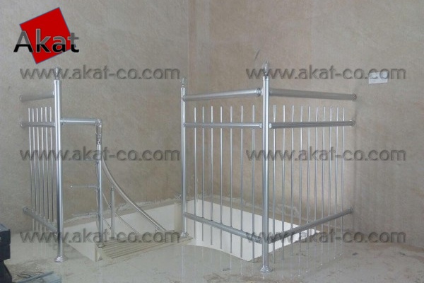 نرده آلومینیوم نقره ای